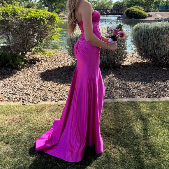 Sherri Hill Fuchsia Prom Dress - Picture 2 of 3